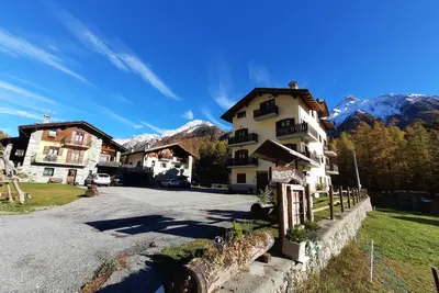 Image de appartement lumineux, panoramique et confortable, point de départ idéal pour la randonnée.