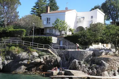 Image de Belle \"Villa Valica\" à quelques pas d'une plage de sable.