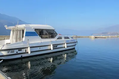 Image de Penichette Habitable Tout Confort à quai- Lac Du Bourget - Savoie