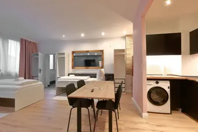 Image de Bright and stylish apartment in Schöneberg07/Z/Az/012765-22