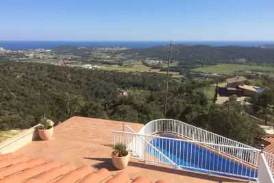 Image de Villa Gardenia avec piscine et vue imprenable sur la mer et la montagne, 2-6 Pers.