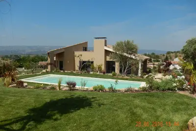 Image de Architecte Superbe CONÇU Villa Neuve Avec Piscine PRIVÉE - Coeur De La Provence