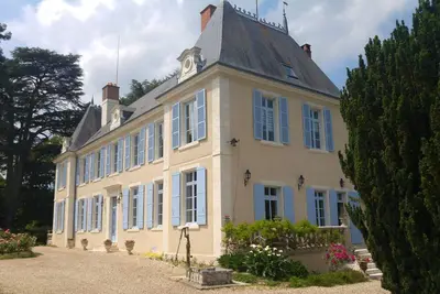 Image de 2 gites classés 4*, communiquant dans parc clos de 1, 5 ha avec piscine chauffée