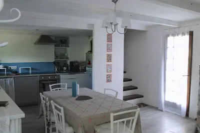 Image de Charmante maison de village et son jardin arboré dans le Sud de la France