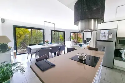 Image de Superbe Villa Contemporaine 180m2 - Plages et Palais Ă 10 min