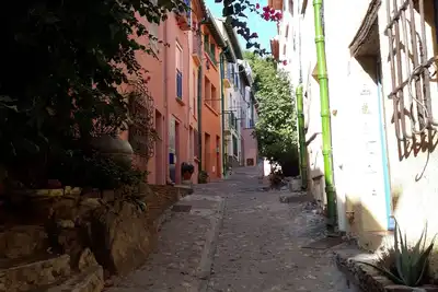 Image de Maison situee dans une rue pittoresque du centre historique de Collioure