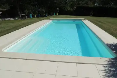 Image de Maison indépendante climatisée sur grand terrain avec piscine privative