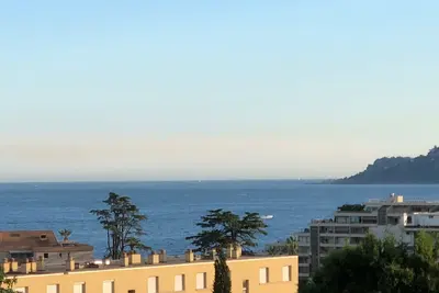 Image de Eté indien à Cannes - Appartement vue mer standing grande terrasse piscine