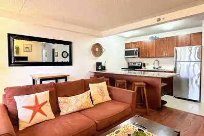Image de Parking gratuit, 1-Br, Diamond Head / Vues sur l'océan, 5 couchages, marcher jusqu'à Waikiki Beach! !