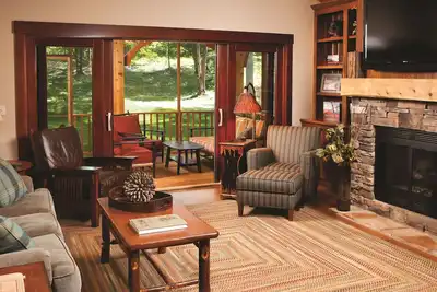 Image de 4 Bdrm 4 salles de bain Cottage au True North Golf Club à Harbour Springs, Mi - Exclusif