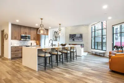 Image de Au coeur de Vail Village Spacieux 2 chambres / 2 salles de bain avec laveuse / sécheuse