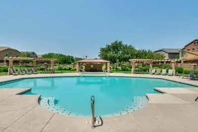 Image de Gated Resort comme propriété