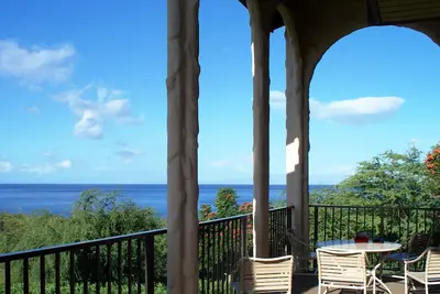 Image de Top unité fin étage avec vue et fenêtres imprenable sur l'océan sur trois côtés