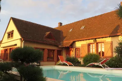 Image de Destination Charme Et Relaxation à la campagne 12 personnes avec piscine spa