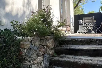 Image de Maison au pied du Mont Caume et proche des plages