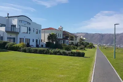 Image de Dès l'instant où vous entrez Vip Beach Villa, l'atmosphère est exaltante