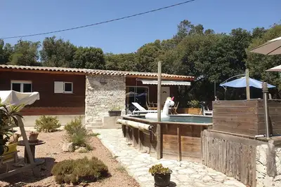 Image de maison au calme dans propriété privée piscine 3 chambres 3km de la ville
