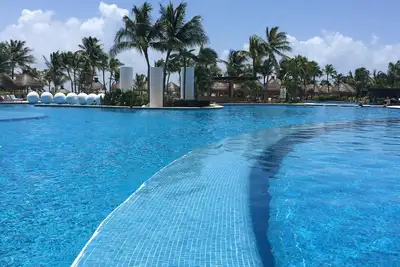 Image de Grand Luxxe 1 chambre 6 personnes piscine privée sur balcon WiFi gratuit