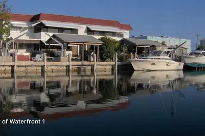 Image de Waterfront Florida Keys Marathon / Plage de Sombrero Rénové avec quai Duplex