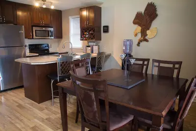 Image de Condo direct au bord du lac sur le lac Mara avec cale de bateau