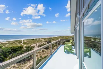 Image de Vues pour des milles! Oceanfront, Avon w / Hot Tub, Cmty Pool, Game Rm, à pied de la plage