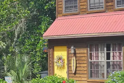 Image de La natation, la pêche au bar de classe mondiale, le paddle et le kayak sont à quelques pas.