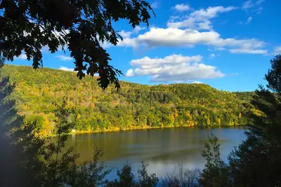 Image de Vues sur le lac Amherst - minutes d'Okemo et de Killington - 5 chambres