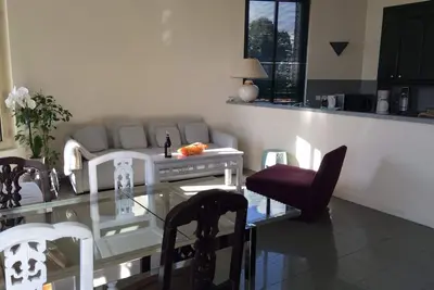 Image de A Deux Pas Du Palais Et Des Plages  plage du Midi 4' à pieds