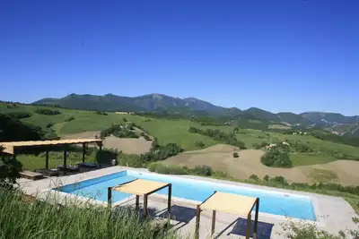 Image de Appartement avec piscine avec vue fantastique et proche de la mer