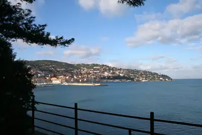 Image de Punta Nera, belle villa directement en bord de mer