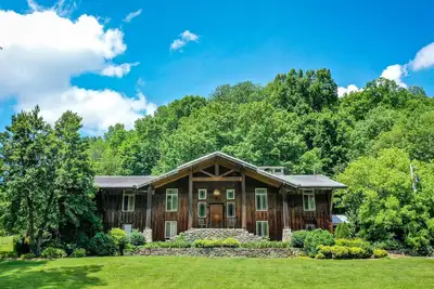 Image de Cascade Hollow Lodge. . . idéal pour les réunions de famille