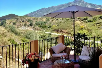 Image de 5 ★ Aloha Hill Club Golf & Spa Resort à moins de 10 minutes de Puerto Banus