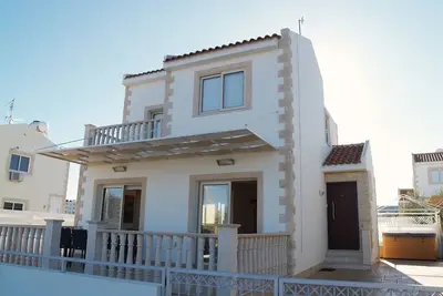 Villa Luigi Dpsi8 - Villa de deux chambres avec WiFi gratuit - Barbecue - Près de la plage de Protaras