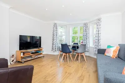 Image de Bel appartement au rez-de-chaussée à quelques pas des plages de sable de Boscombe