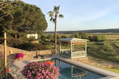 Paradis de campagne avec grande piscine à proximité des grandes plages