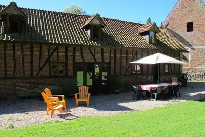 Image de Cottage avec piscine extérieure, 8 personnes toutes avec salle de bains