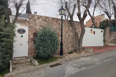 Image de 30 km de Madrid - jusqu'Ă 28 personnes. Enfants Gratuit!
