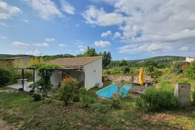 Gîte Hanna en Luberon, piscine privée, 2 à 4 Pers. Quiétude, coeur de nature