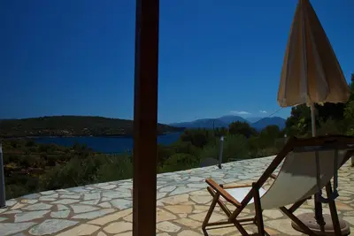 Image de Appartement avec vue sur la mer dans une villa à 500 mètres de la mer, l'île de Lefkada