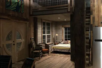 Image de Maison nouvellement construite à Rabbit Hash avec charme du vieux monde / musée de la création et arche.