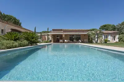 Image de Superbe villa au calme, 8 personnes, grande piscine, vue magnifique
