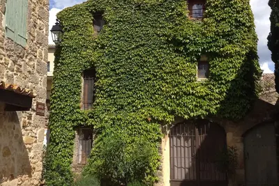 Image de Près d'Uzès, une maison de village au charme authentique et entièrement rénovée