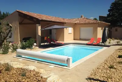 Image de Maison individuelle avec piscine proche centre village Pernes-les-Fontaines