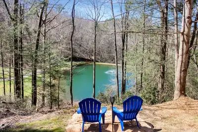 Image de Privé Two Bedroom Pigeon Forge Rental- Pêche Stockés étang Accès