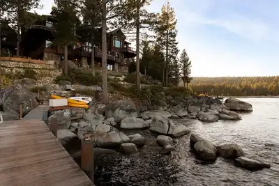 Image de Rockhaven Tahoe Lake Front Estate avec plage privée