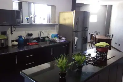 Image de Superbe maison, près des montagnes, des plages et des volcans