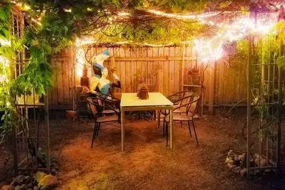 Image de Cabane en cèdre dans la ville!