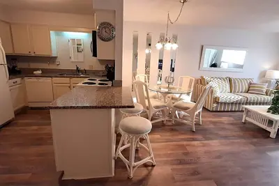 Image de Sunny Days # 602 En face de la piscine