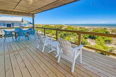 Image de Accès direct à la plage! Oceanfront w / Saltwater Pool, bain à remous, salle de jeux, Dog-Friendly