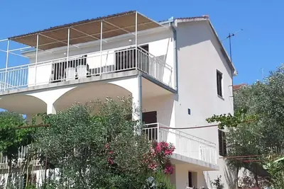 Image de L'appartement Vitanov est situé à Vinisce, à seulement 80 mètres de la plage.
